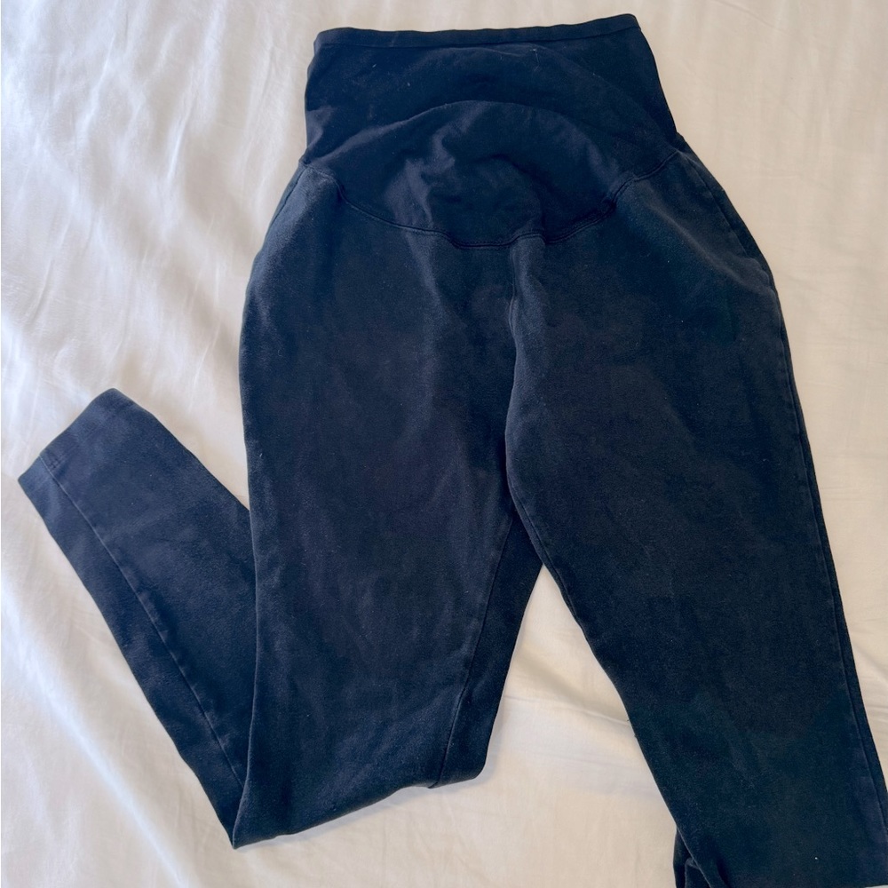 Old Navy maternity jersey over the belly ankle length leggings